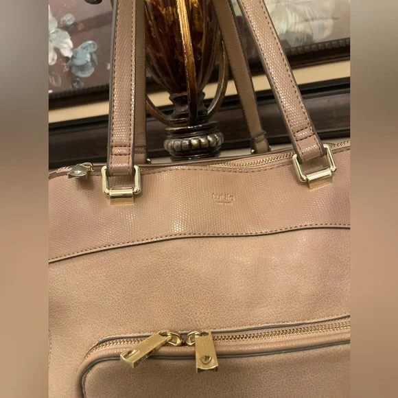 Tutilo please check all picture of condition - Picture 7 of 17